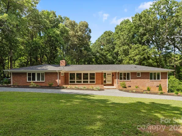 1108 Cedarwood Ln, Charlotte, NC 28212