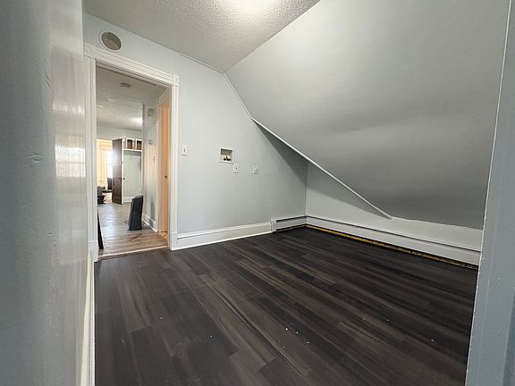 5th image of 367 Sigourney St Floor 3