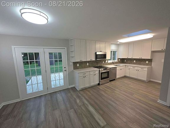 4th image of 2564 Mueller Rd