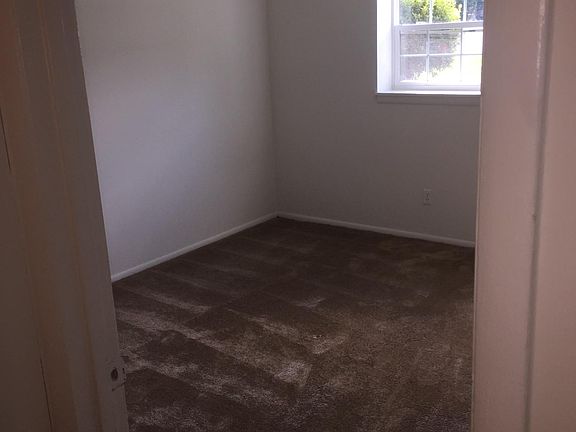 4th image of 45780 Church Dr APT 202