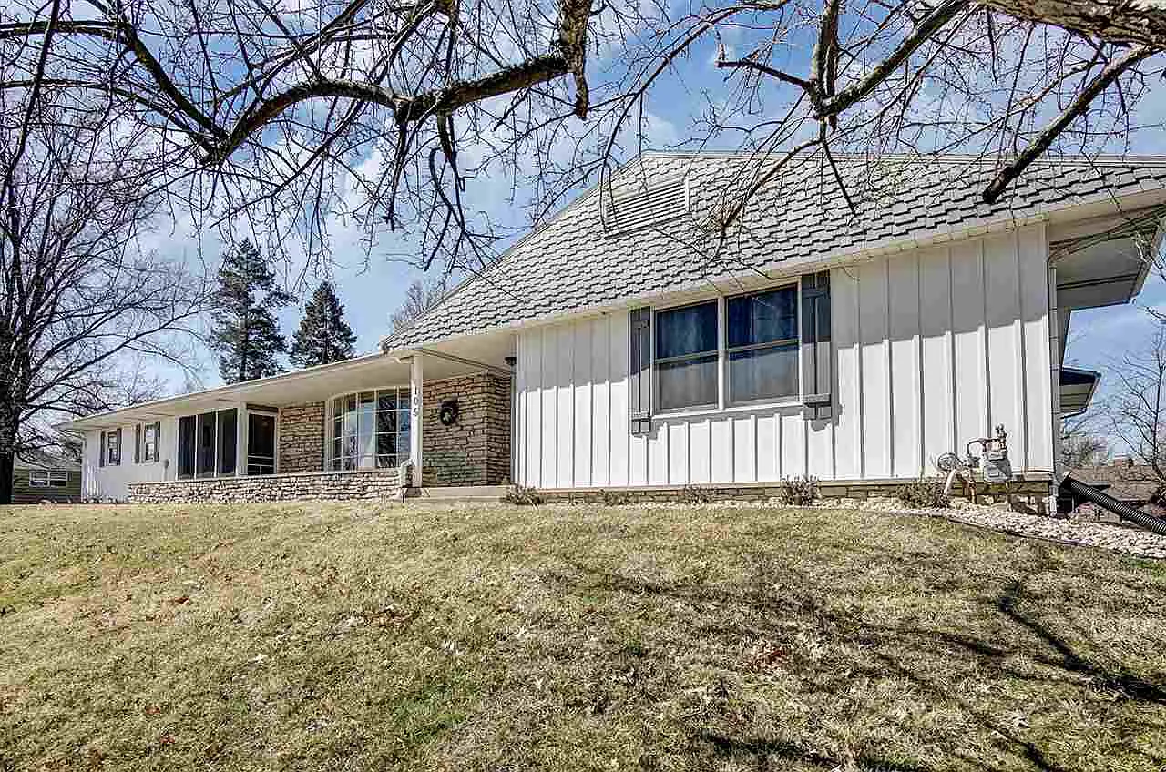 105 Gilliam Dr N photo 1
