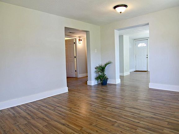 5th image of 1212 Iredell Ave