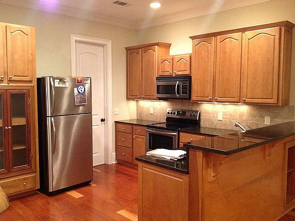 2nd image of 7330 Wisteria St