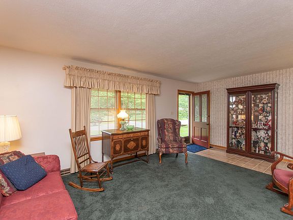 4th image of 3824 Gaywood Dr