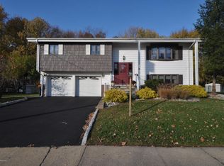 6 Stevens Ave, Old Bridge, NJ 08857