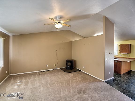 5th image of 915 Golden West Dr