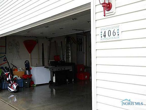 4th image of 406 Wisteria St