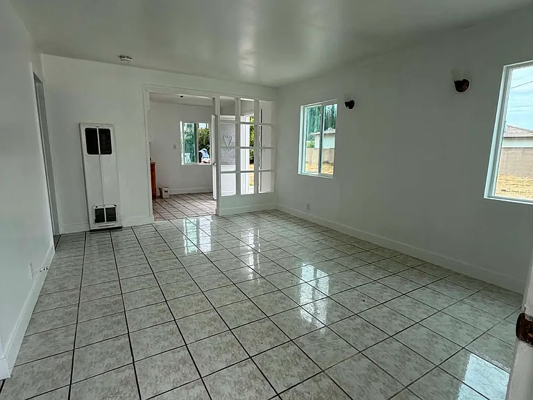 11720 Ferris Rd — Photo 5