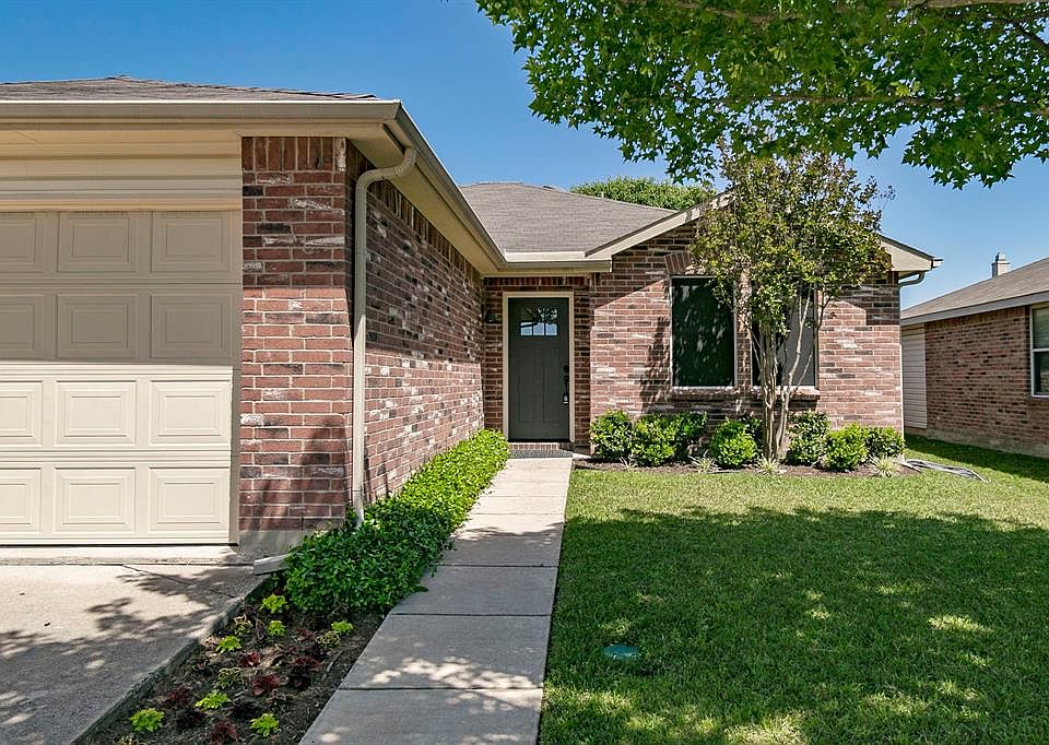 1st image of 16560 Jasmine Springs Dr