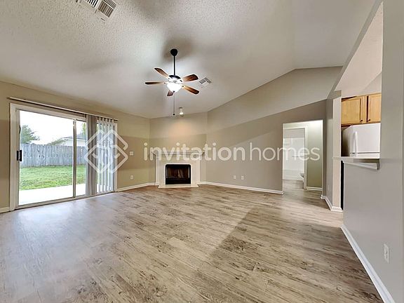 4th image of 359 Summit Dr
