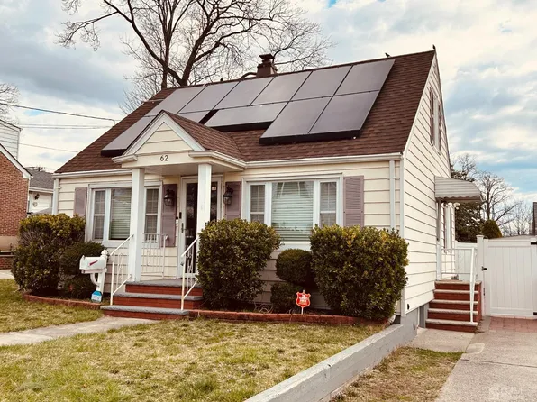 62 Beech St, Fords, NJ 08863
