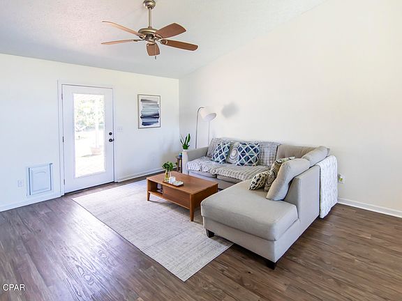 4th image of 12590 Emerald Lake Dr