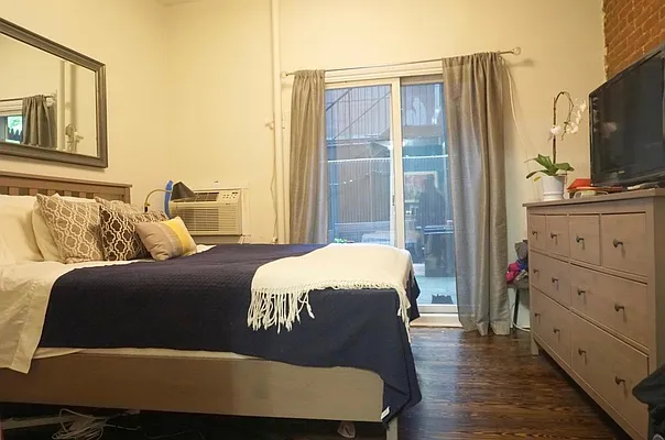 Rented by Compass | media 7