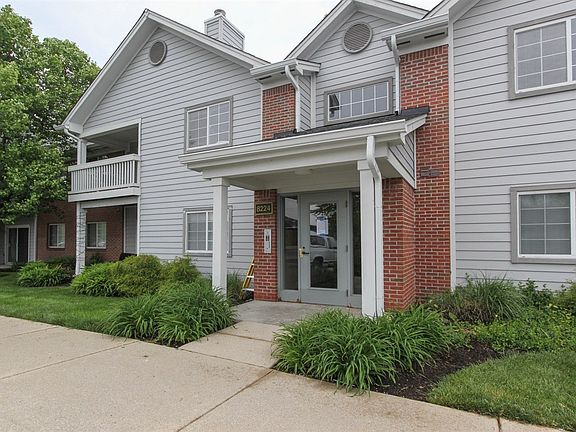 2nd image of 8224 Glenwillow Ln Unit 207