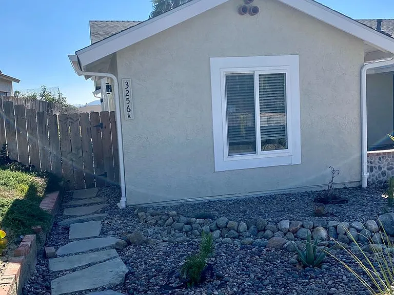 3256 Carr Dr — Photo 4
