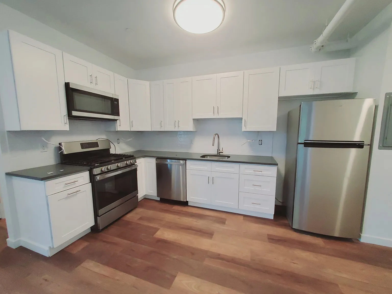 2 bed, 1.0 bath, 850 sqft, $2,700 — Photo 1