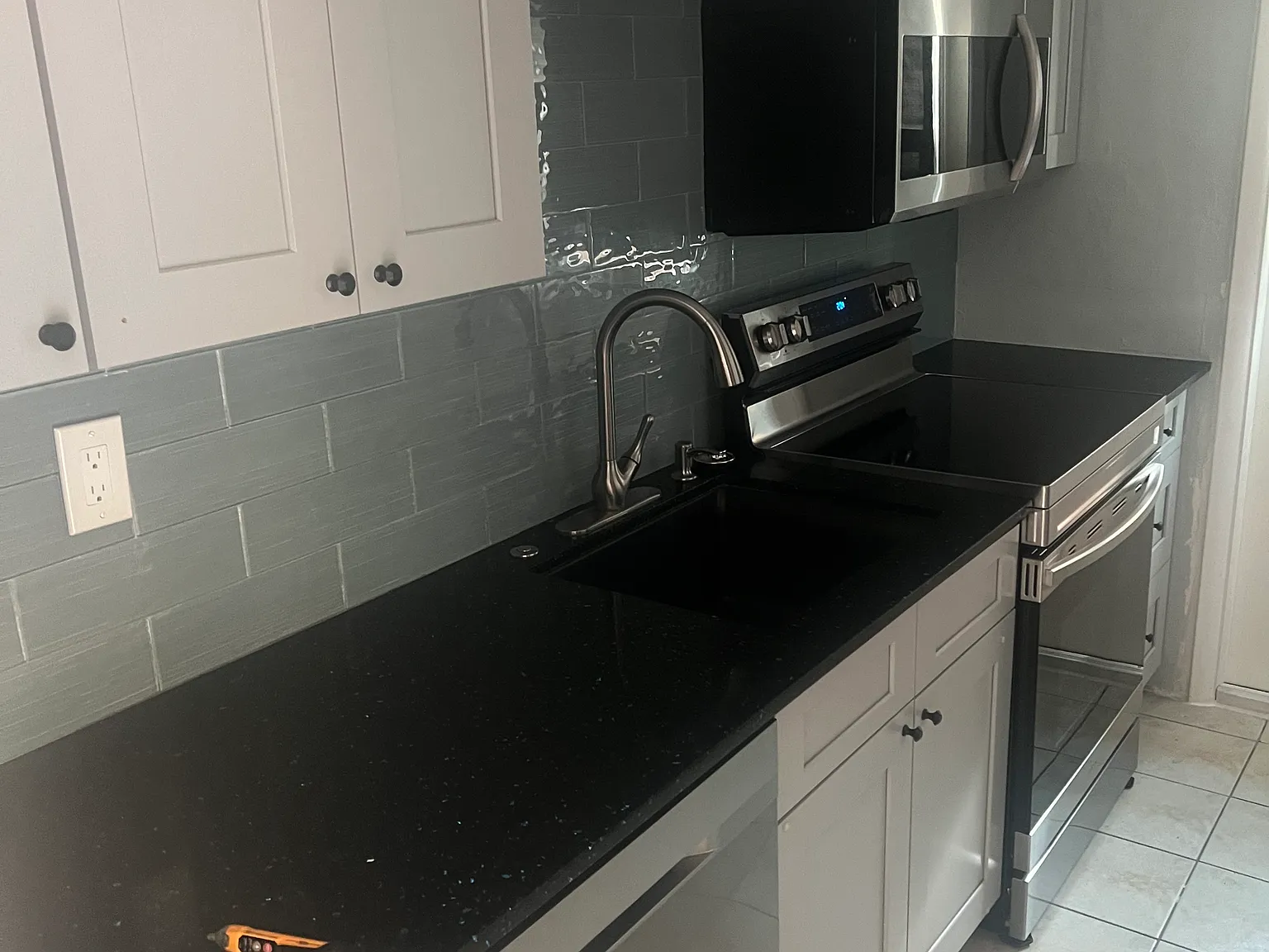 1 bed, 564 sqft, $1,950 — Photo 4