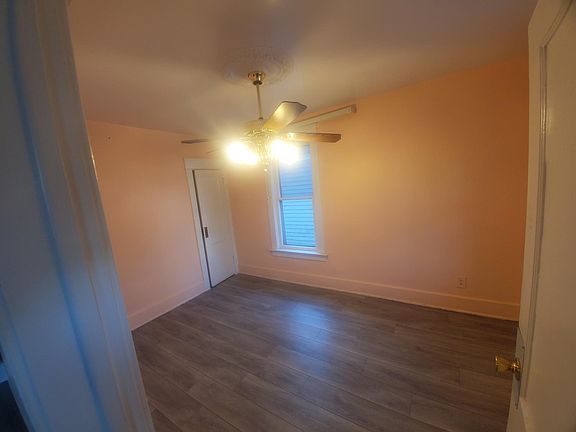 2nd image of 124 Sobieski St #1