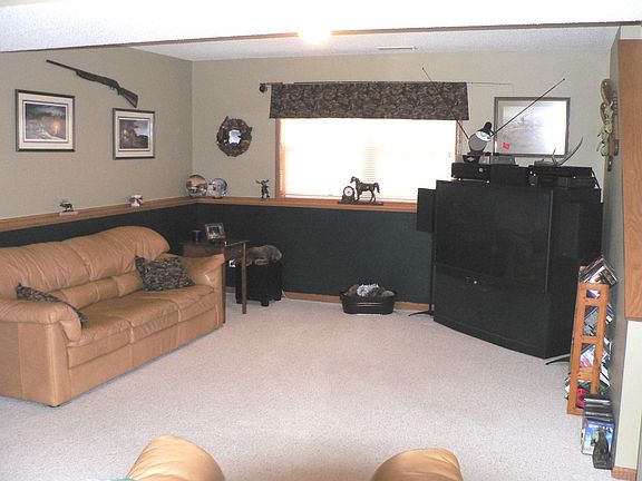 4th image of 1417 Benson Blvd W
