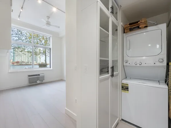 20 2nd Street image 19 of 39