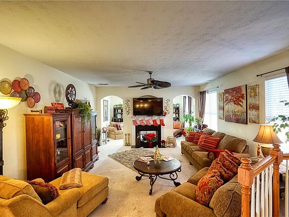 4th image of 2210 Park Estates Dr