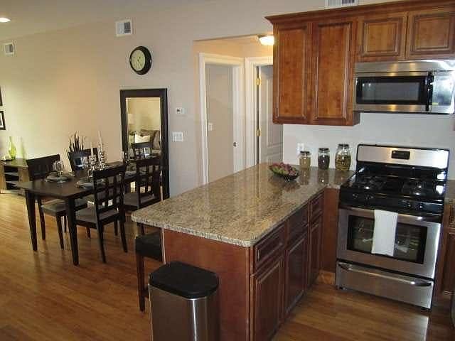 2nd image of 302 Communipaw Ave
