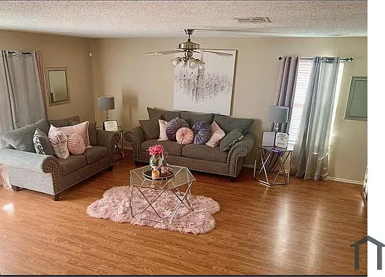 4 bed, 2812 sqft, $1,875 — Photo 4