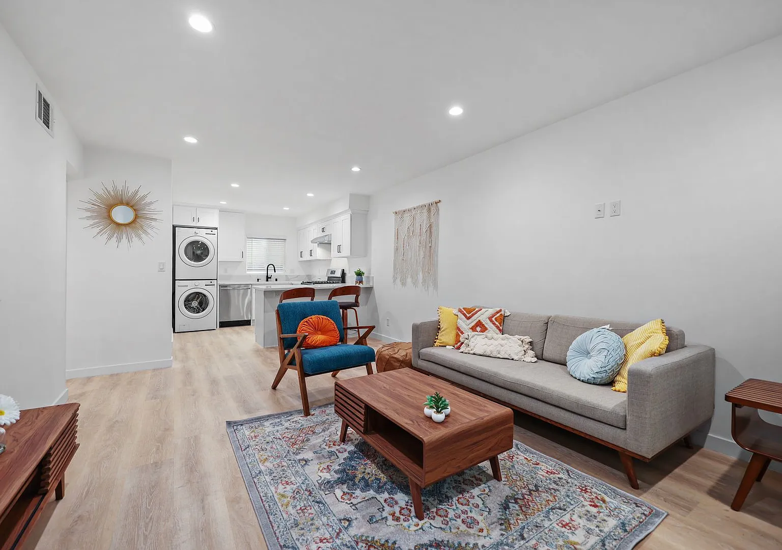 2 bed, 720 sqft, $2,495 — Photo 2