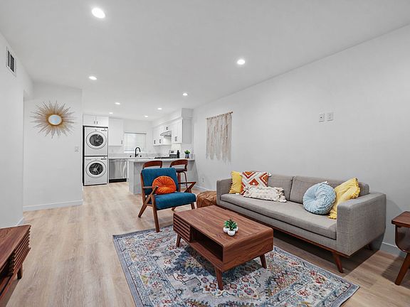 2nd image of 945 N Beaudry Ave #3A
