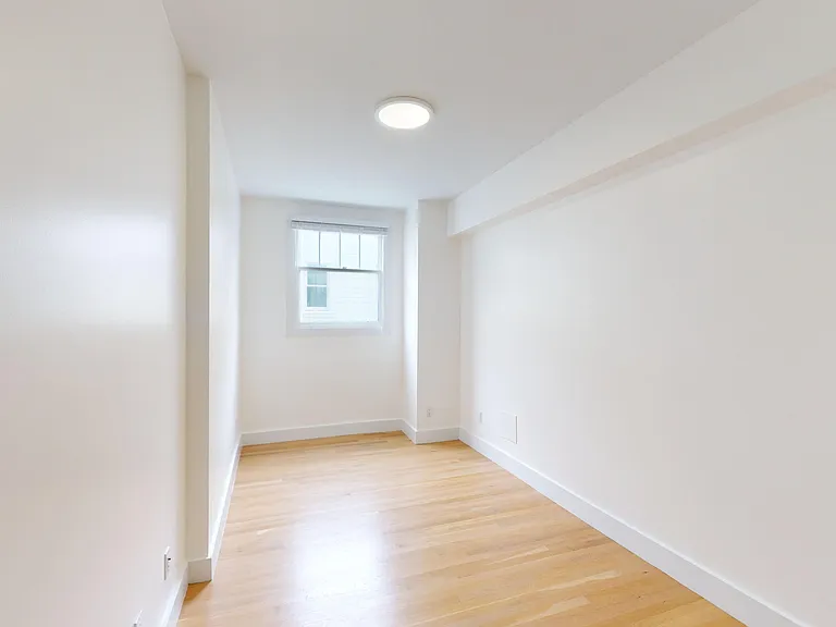 1290 Grove St — Photo 36