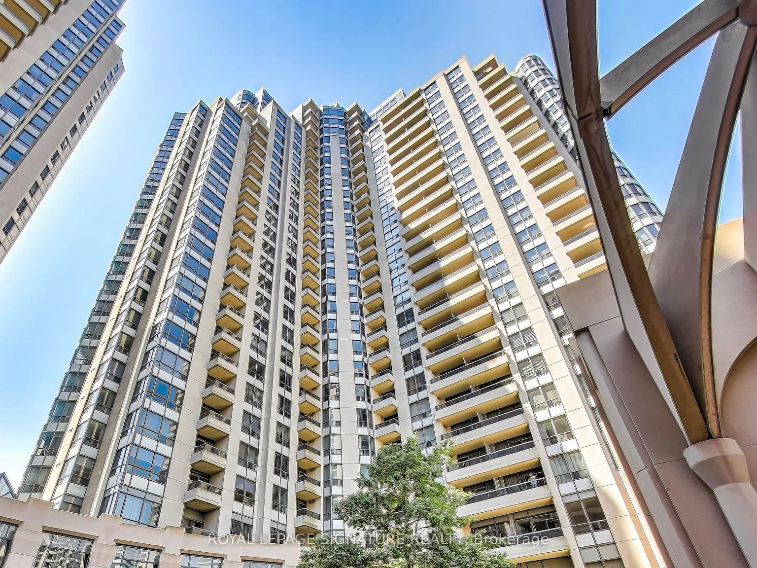 Triomphe 1 by Tridel — Photo 2