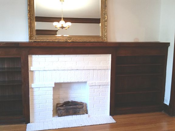 2nd image of 4710 N Artesian Ave #2