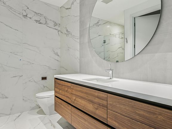 3rd image of 1625 S Ocean Blvd #1