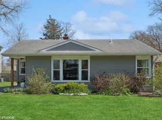 221 S Edward St, Mount Prospect, IL 60056