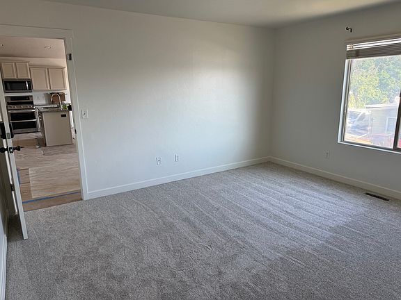 3rd image of 1075 W 530 N
