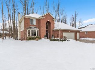 50434 Secluded Ct, Chesterfield, MI 48047
