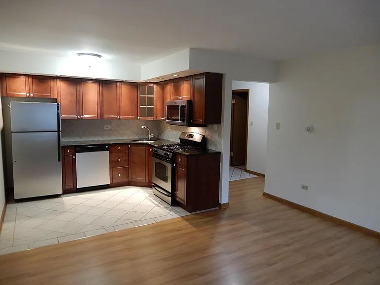 328 Wisconsin Ave #2D — Photo 8