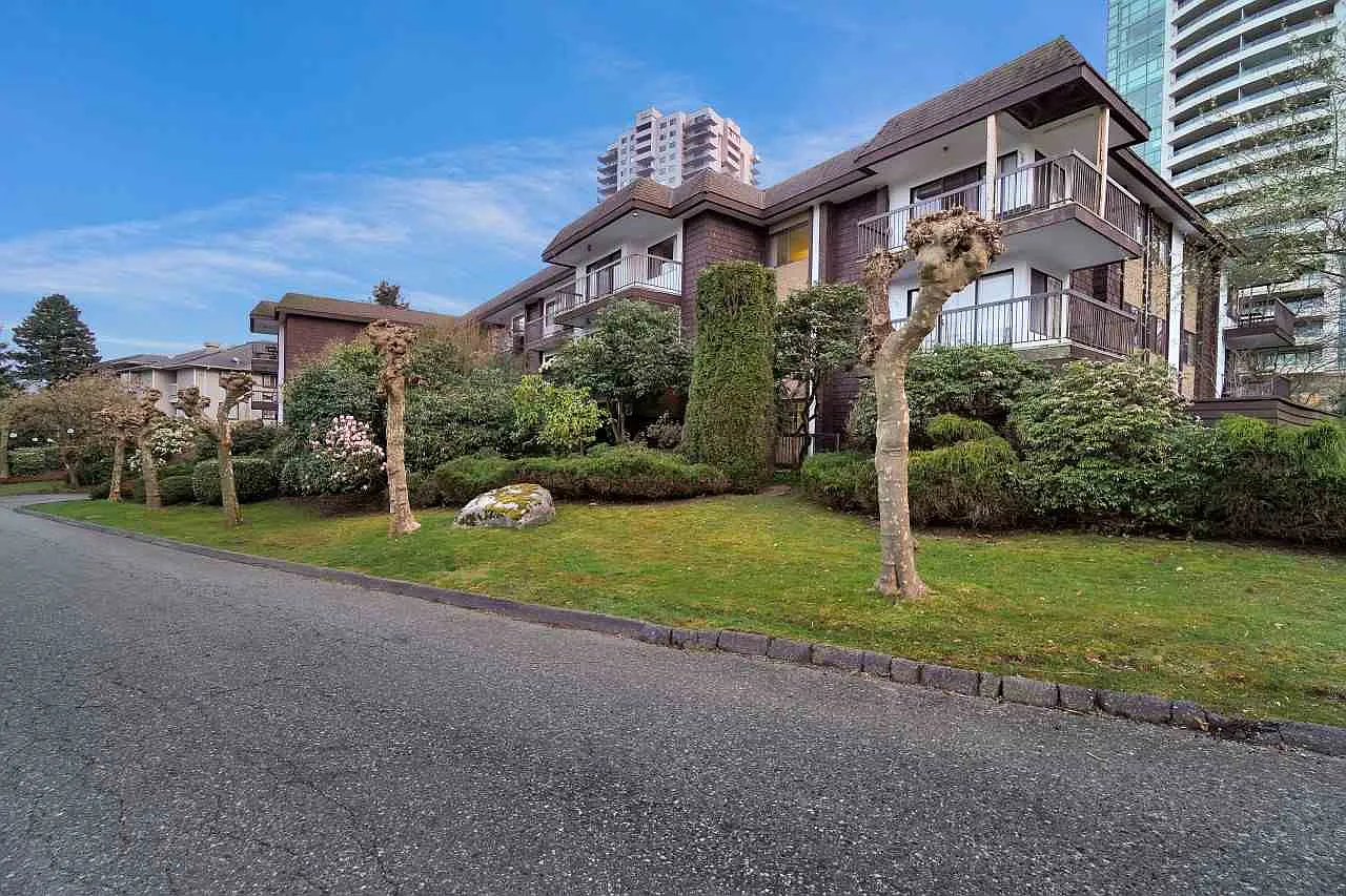 (#Id178) 1br Apartment @ Metrotown — Photo 1
