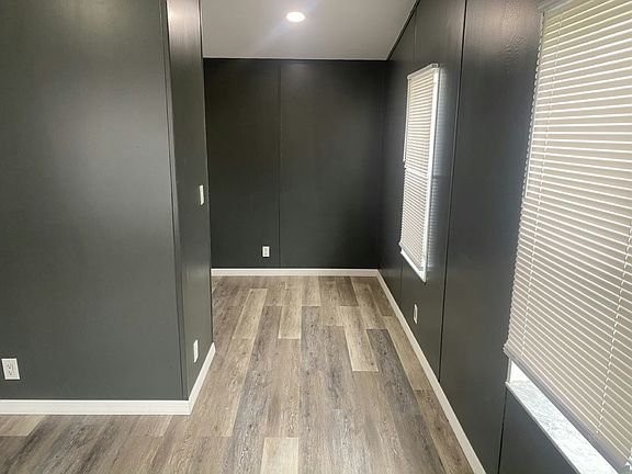 4th image of 1250 Lakeview Dr #10