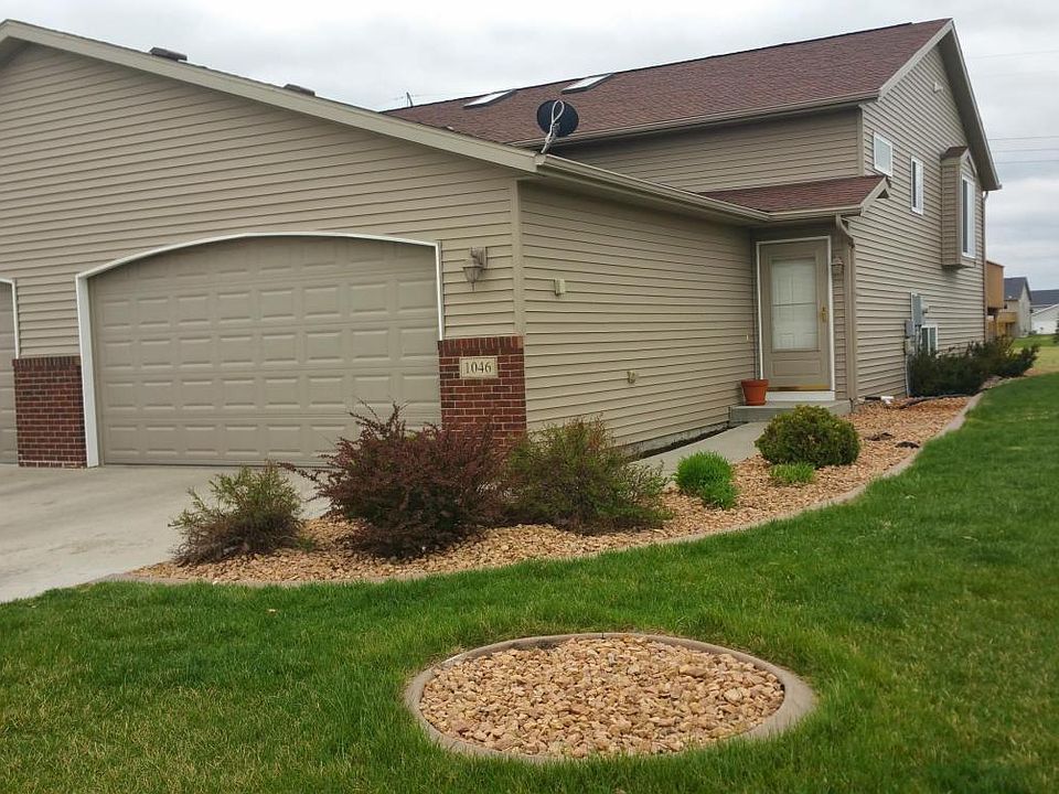 1st image of 1046 Parkway Dr