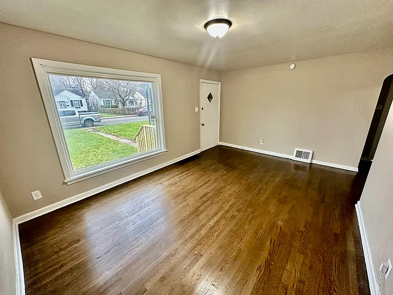 5031 Adams St — Photo 2