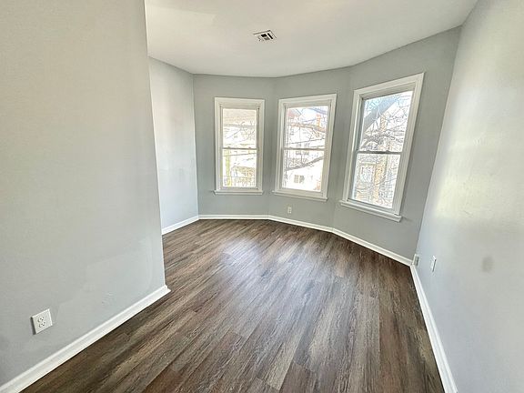 4th image of 107 S 11th St Floor 2