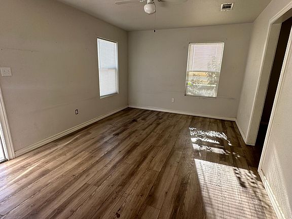 3rd image of 2410 W 10th St