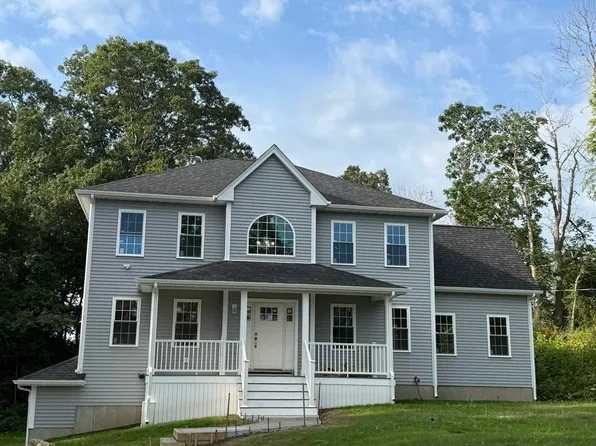 1 Old Fall River Rd, North Dartmouth, MA 02747