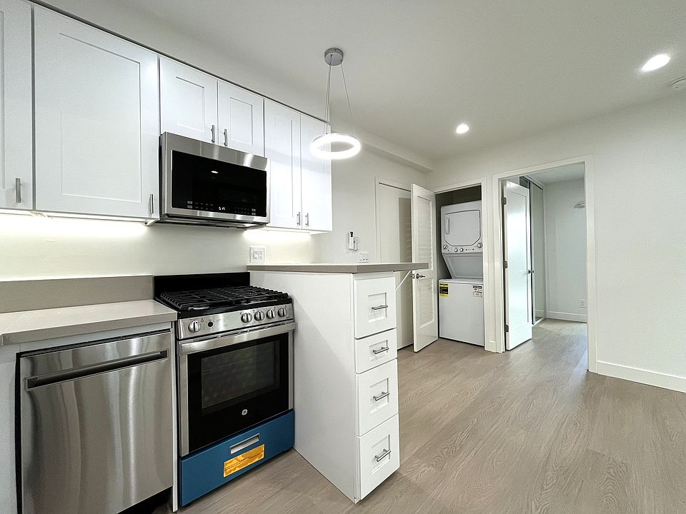 1st image of 1734 Barry Ave #2A