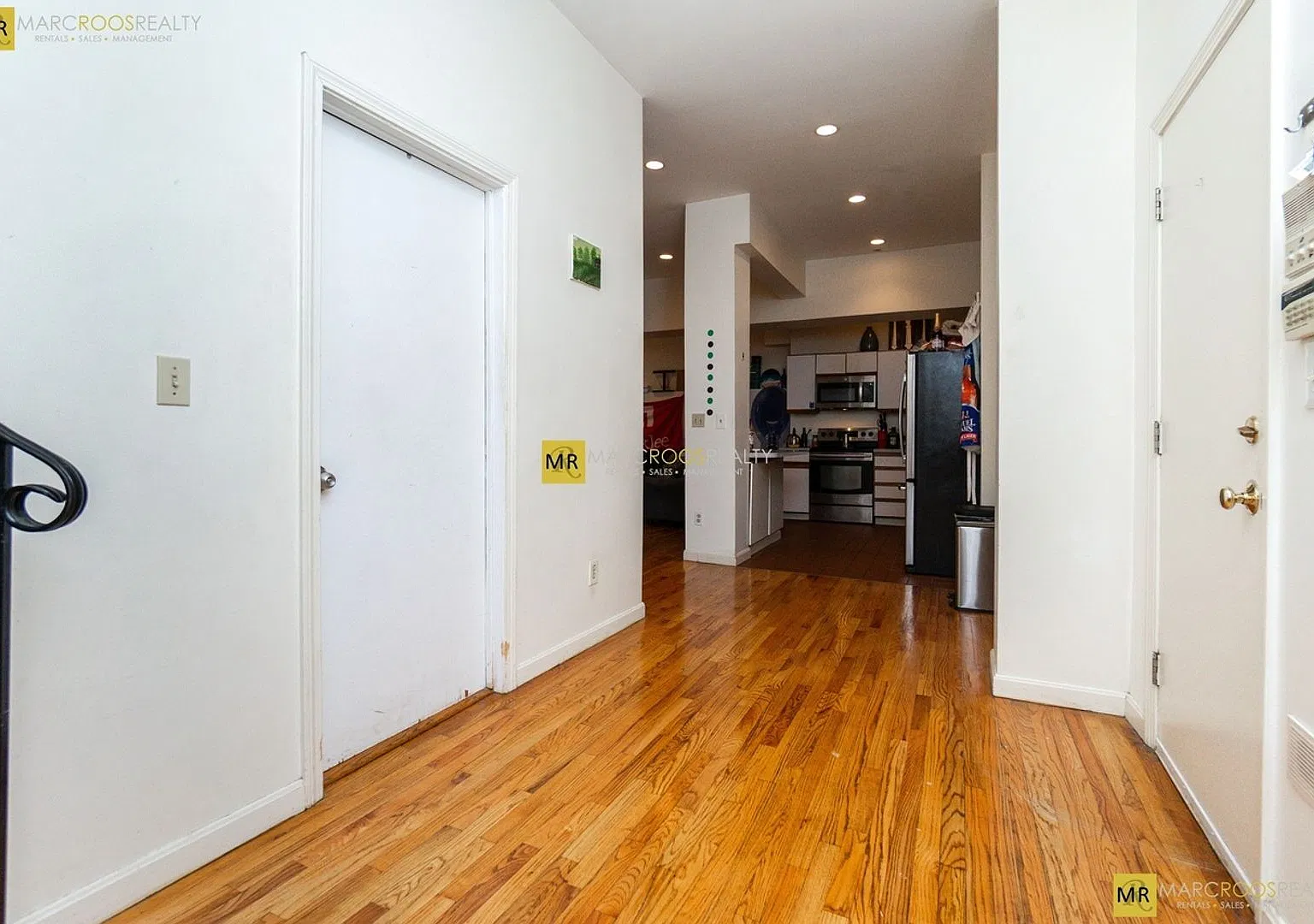 Spacious 5 Bed / 2 Bath Fenway Apartment w/ Private Patio H/HW Included — Photo 4