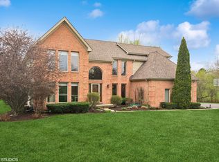 35 Rosewood Dr, Hawthorn Woods, IL