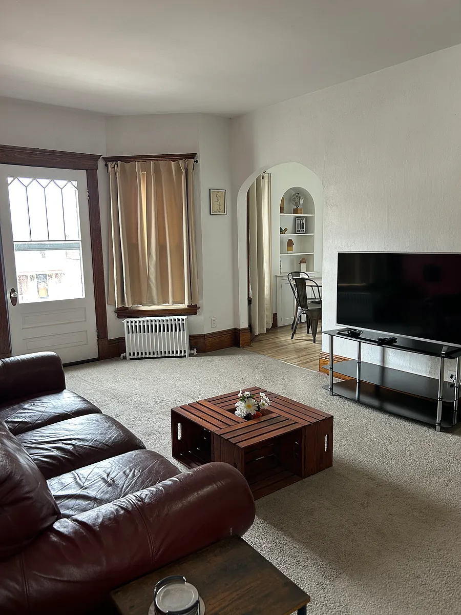 Building Photo - 417 W Delavan Ave #2