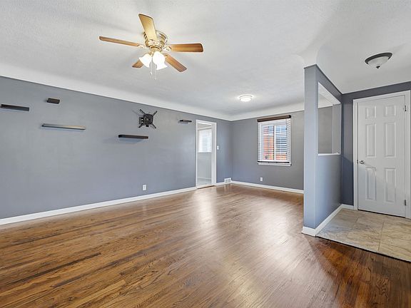 3rd image of 21606 Arrowhead St