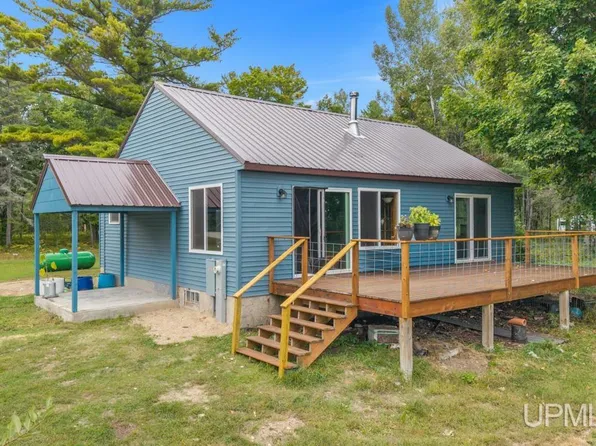 8868 Ll Rd, Rapid River, MI 49878
